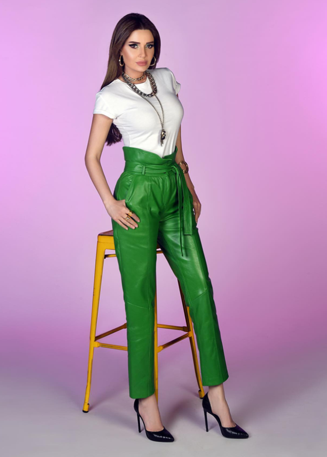  تنسيق البناطيل الجلد الخضراء موضة شتاء 2020 من وحي اطلالات سيرين عبدالنور