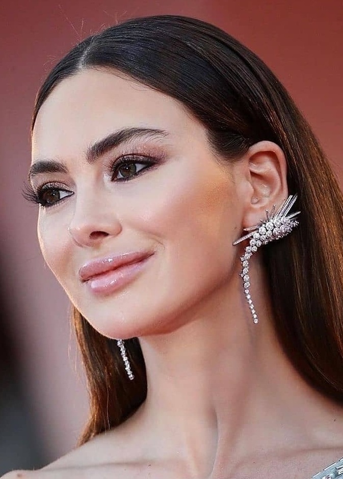 اطلالات ستيفاني صليبا الجمالية في مهرجان البندقية