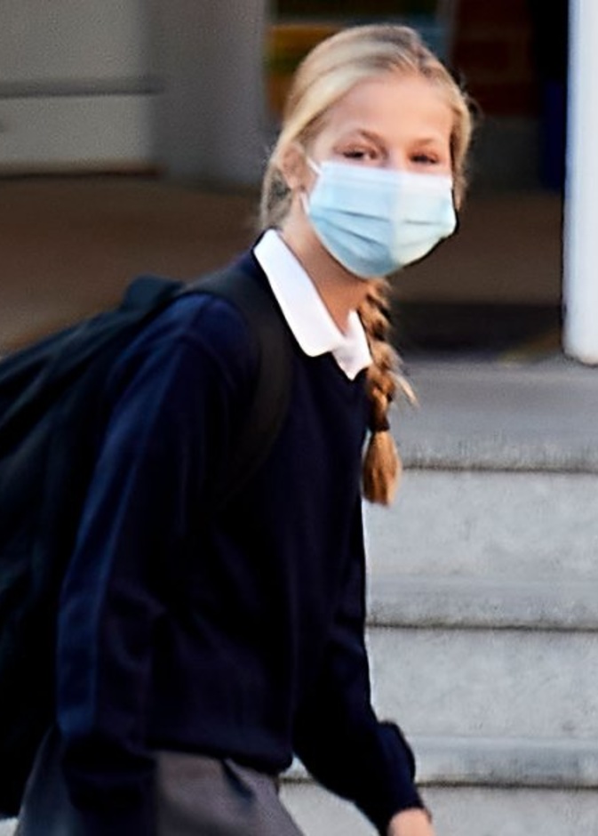 الأميرة ليونور تدرس في مدرسة سانتا ماريا دي لوس روزاليس