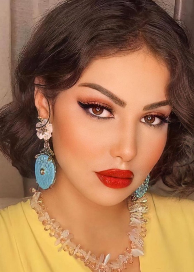  تسريحات شعر ومكياج النجمات 