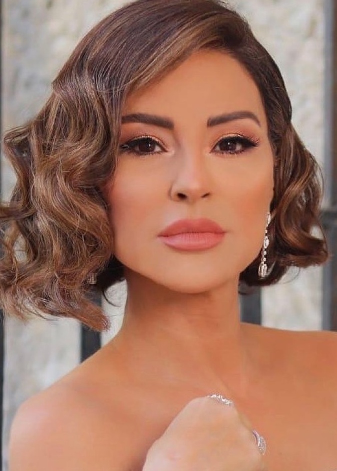 اطلالات ماغي بو غصن الجمالية