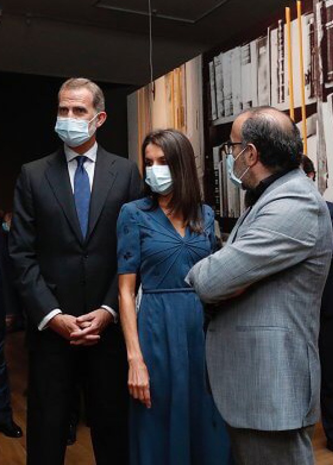 ملك وملكة إسبانيا في افتتاح معرض ميغيل ديليبيس