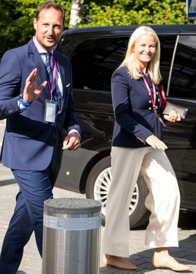 ولي عهد النرويج وزوجته