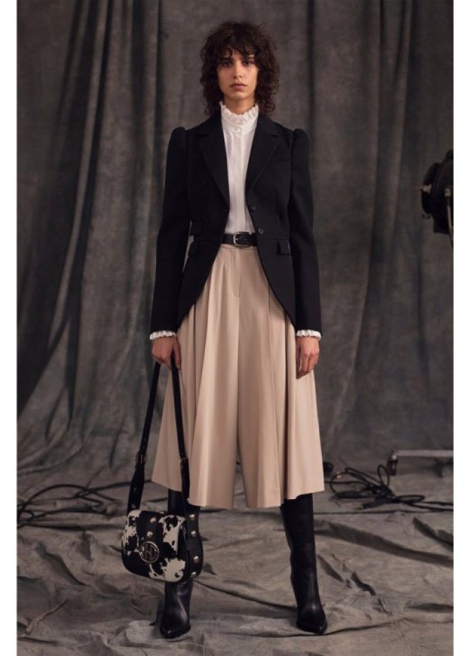 موديلات بليزر خريف 2020 أسود من Michael Kors Collection 