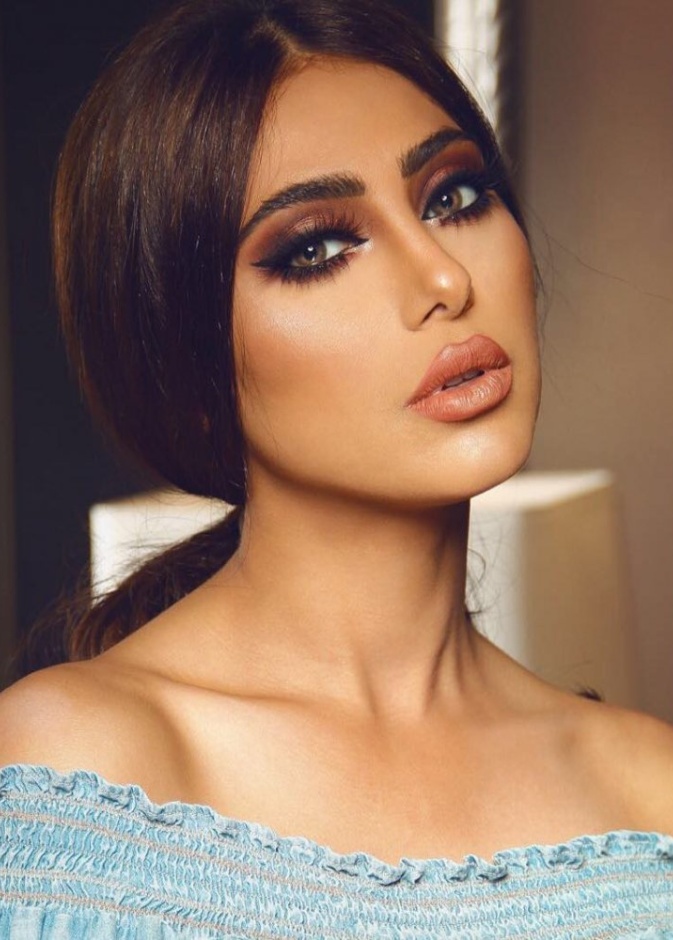 مكياج سموكي ثقيل على طريقة شيلاء سبت