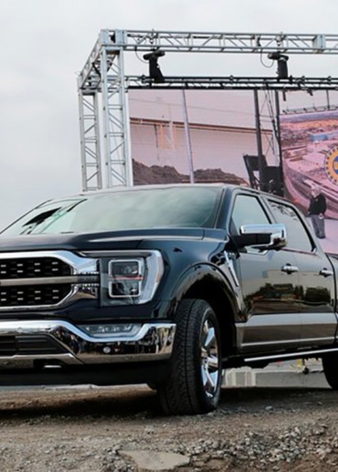 فورد تكشف عن سيارة بيك أب كهربائية