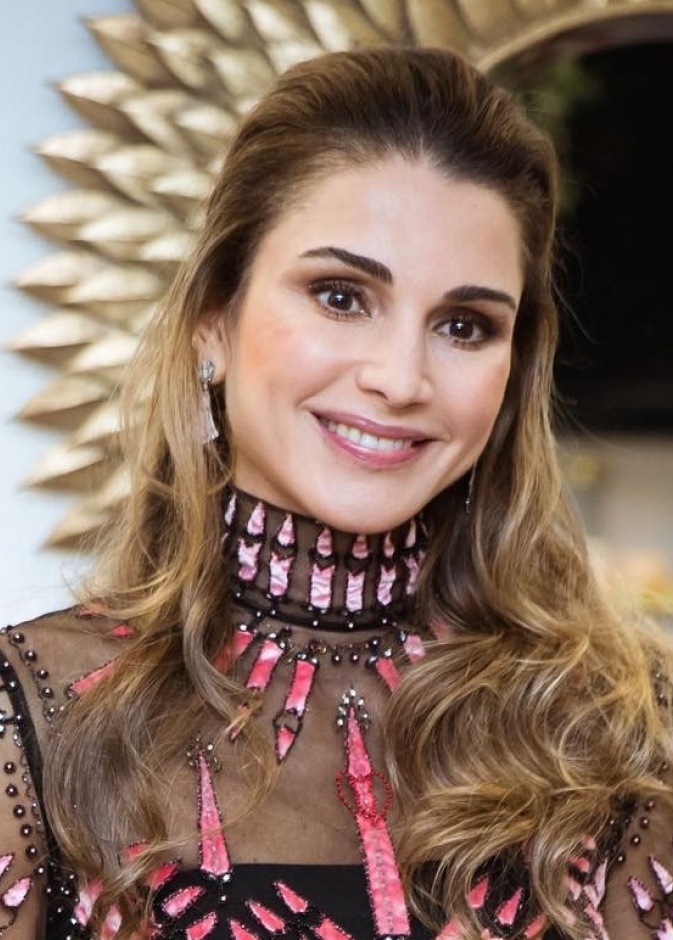 الملكة رانيا واهم اسرارها الجمالية في المكياج والشعر