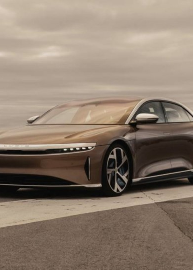 مؤسس شركة تسلا يعد بطرح سيارات ذاتية القيادة بأسعار معقولة