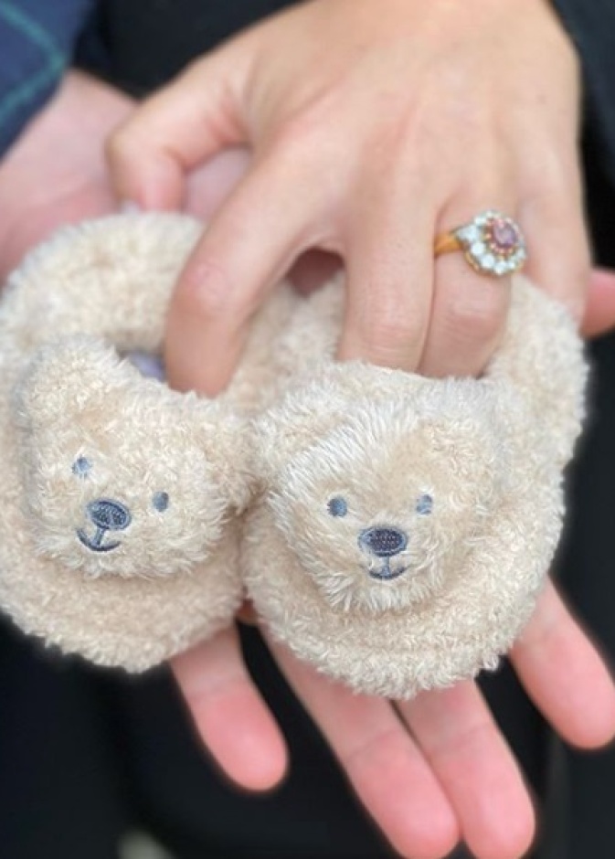 بهذه الصورة اللطيفة أعلنت الأميرة يوجيني عبر حسابها على انستغرام عن خبر حملها بطفلها الأول 