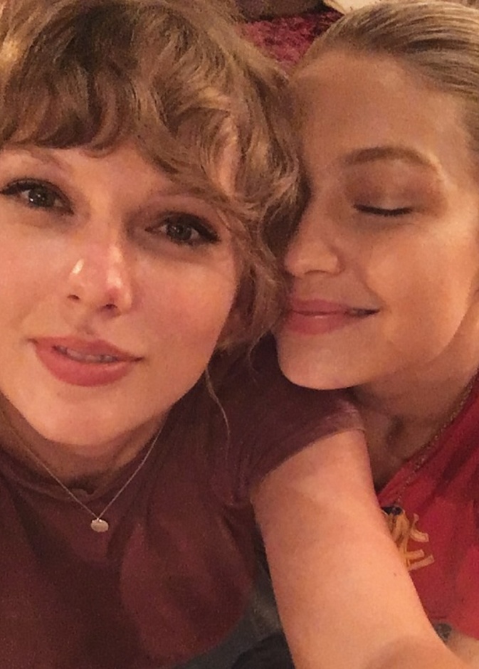 جيجي حديد وتايلور سويفت