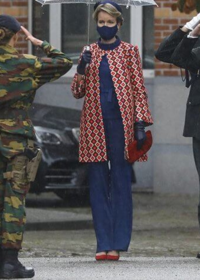  ملك وملكة بلجيكا يحضران عرض عسكري تشارك فيه ابنتهما الكبرى