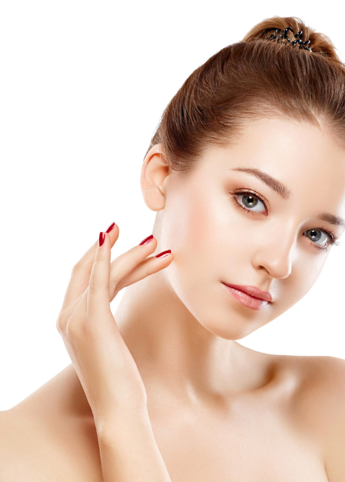 قرص الخد بطريقة خفيفة تمنحك مظهر خدود ممتلئة