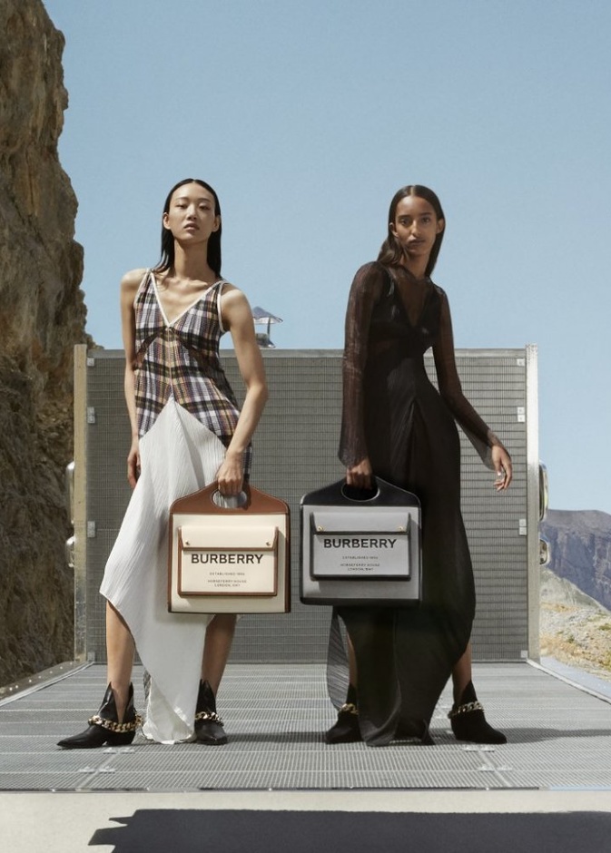 Burberry تكشف صور حملتها الاعلانية لخريف وشتاء 2020