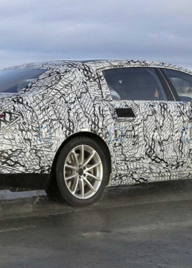 تصميم تخيلي لمرسيدس مايباخ اس كلاس 2021