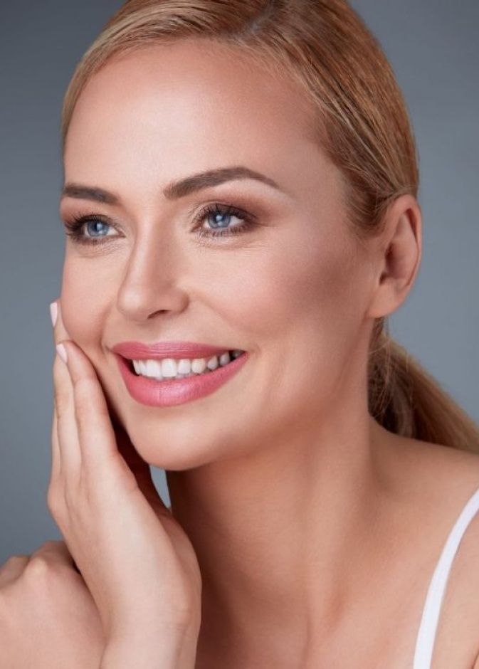 وجه شبابي ونضر من خلال تقنية الليزر