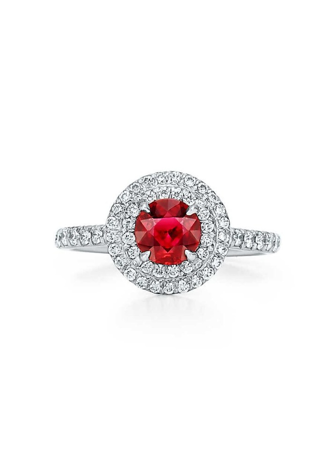 خواتم ذهب راقية مرصعة بحجر الروبي من دار Tiffany& Co