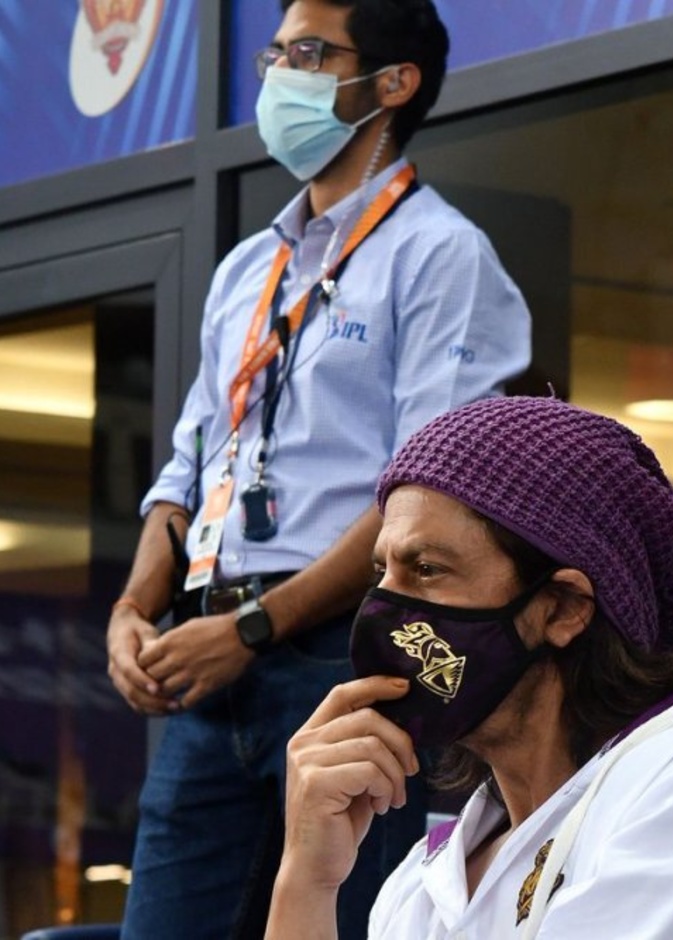  فينكي ميسور أعلن عن رحلة شاروخان إلى دبي