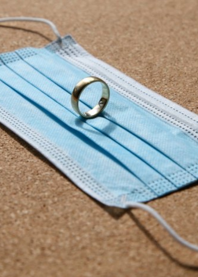 فض حفل زفاف بعد مداهمة الشرطة و عقوبات مشددة على المنظمين