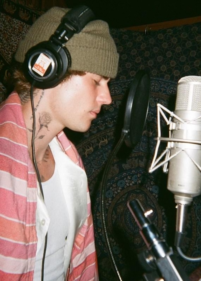 جاستن بيبر يثيلا الجدل بوشمه الجديد