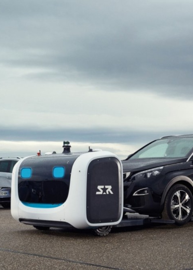 روبوت ركن السيارات في المطارات