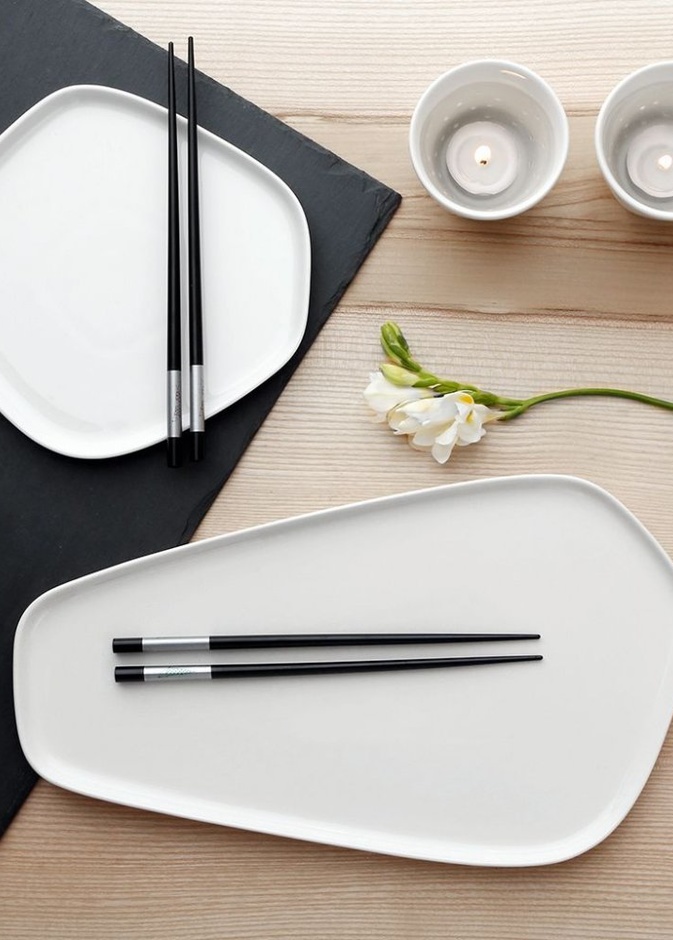 أطباق الطعام البسيطة والناعمة من تصميم Issey Miyake