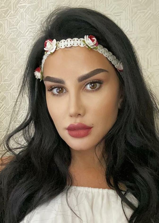 جيني أسبر في احدث اطلالة لها