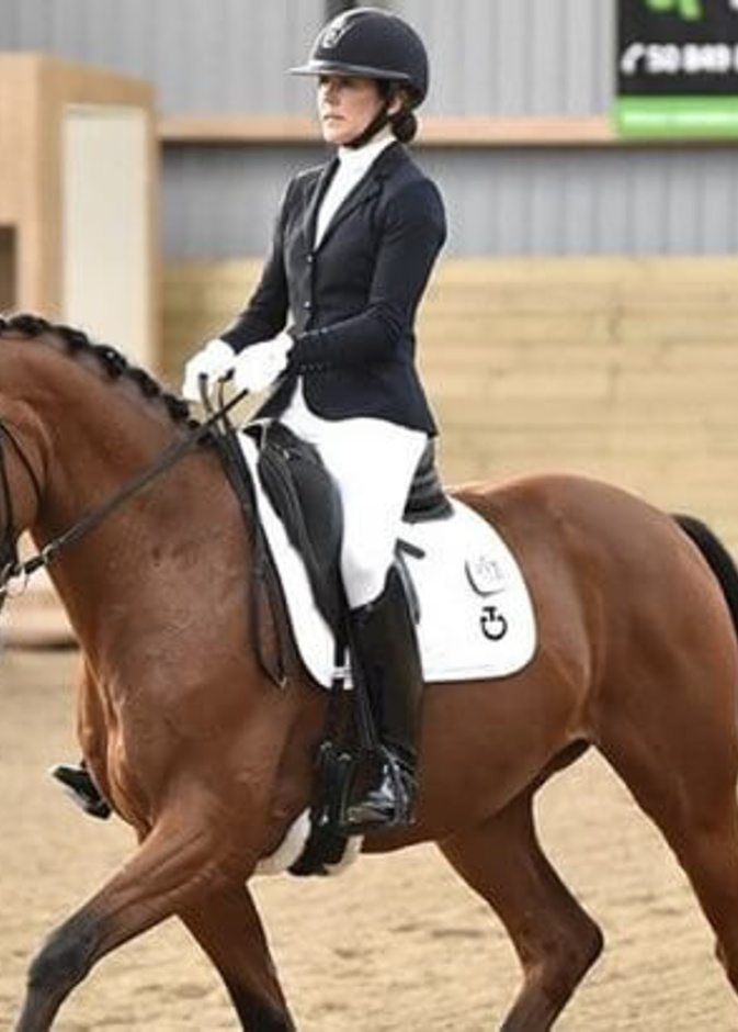 الأميرة ماري تشارك في مسابقة للخيول في هيلسجارد