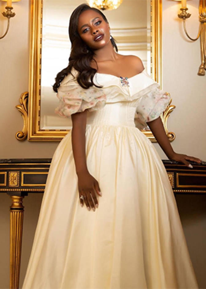 داليا مبارك بالفستان الابيض المنفوش