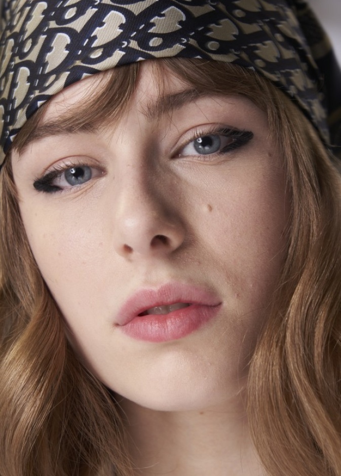 أبرز صيحات الآيلاينر بأسلوب Christian Dior