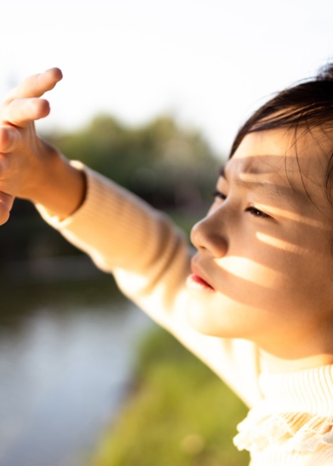 ما هي اعراض حساسية العين من الضوء