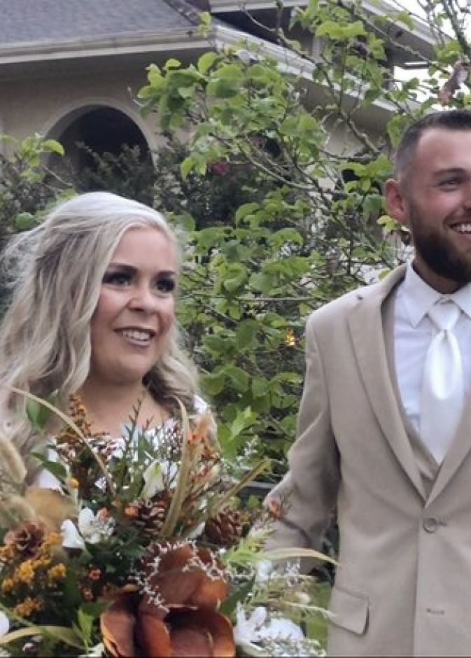  اقامة حفل زفاف قبل الأوان بسبب اعصار امريكا