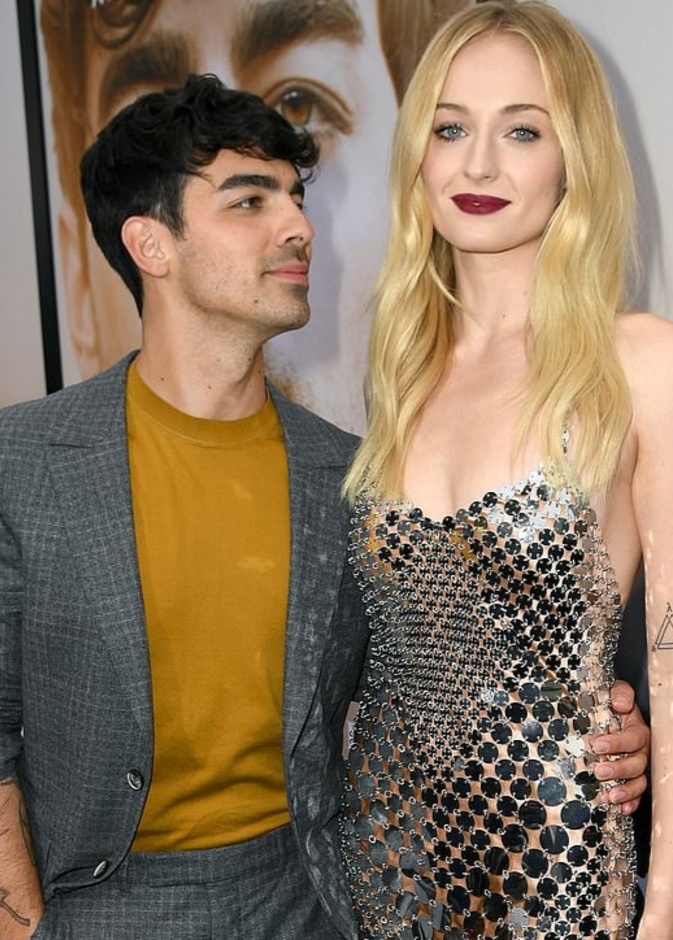 جو من و صوفي تيرنر