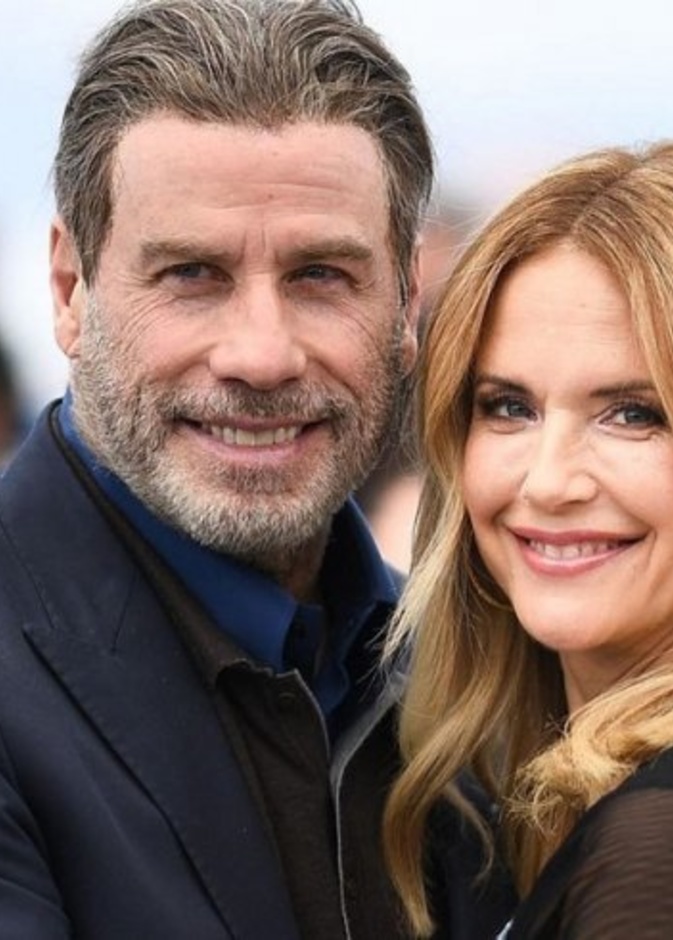 جون ترافولتا وزوجته الراحلة كيلي بريستون