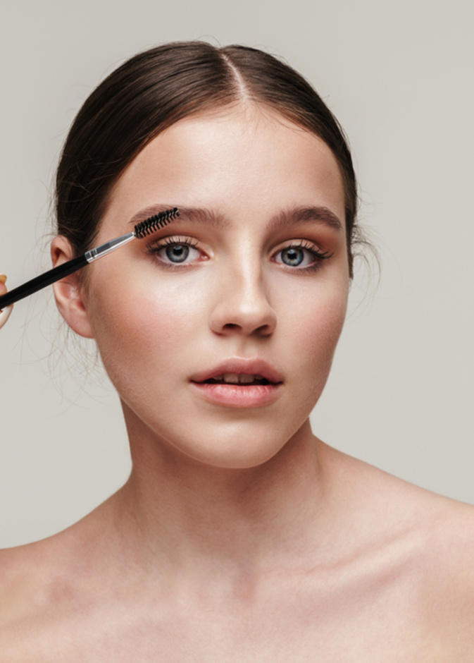  كيفية رسم الحواجب بمظهر طبيعي بعد العلاج الكيميائي