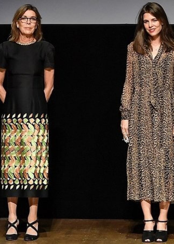 الأميرة كارولين وابنتها توزعان جوائز مؤسسة بيير