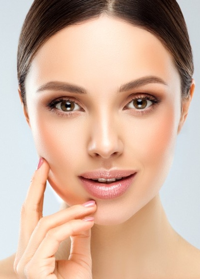 نصائح جمالية للعناية ببشرة مريضة سرطان الثدي باستخدام التوت الاحمر