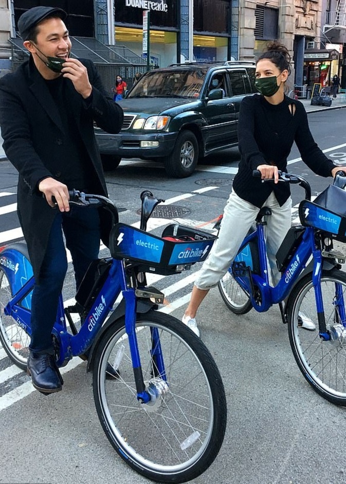 كاتي هولمز و إميليو فيتولو