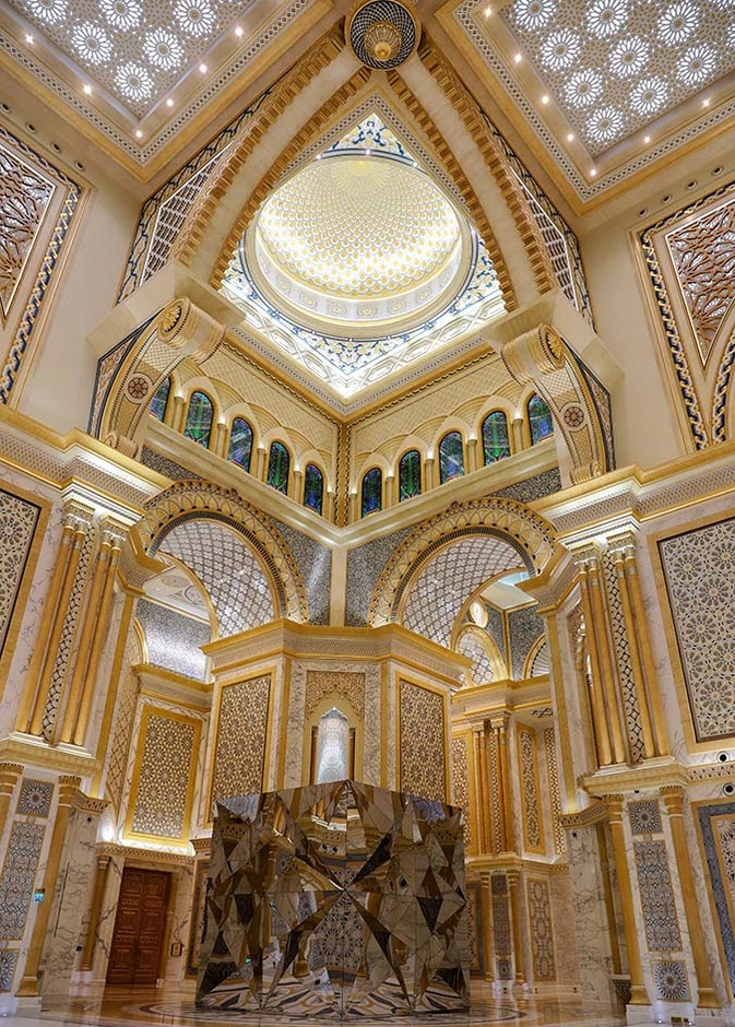 قصر الوطن في أبوظبي يفتح أبوابه من جديد