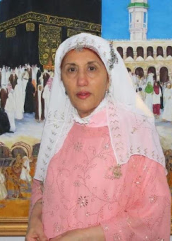 تشرفت الأستاذة صفية بن زقر بتسلم وسام الملك عبدالعزيز من الدرجة الأولى من يد خادم الحرمين الشريفين الملك سلمان بن عبدالعزيز حفظه الله 