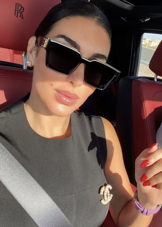 ياسمين صبري تزين خروجات الصباح بإطلالاتها الأنثوية الأنيقة