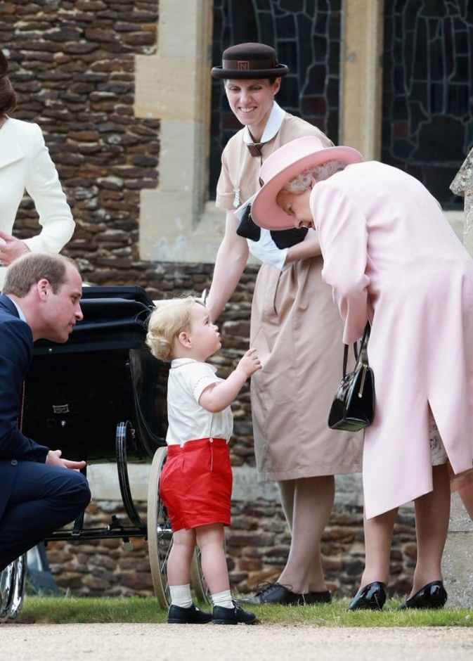 هل للملكة إليزابيث الثانية حق الوصاية القانونية على أبناء ويليام وكيت؟