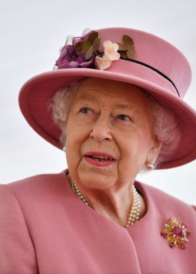 لفتة لطيفة من الملكة إليزابيث في إطلالتها الأخيرة لكيت ميدلتون.. تعرفوا عليها