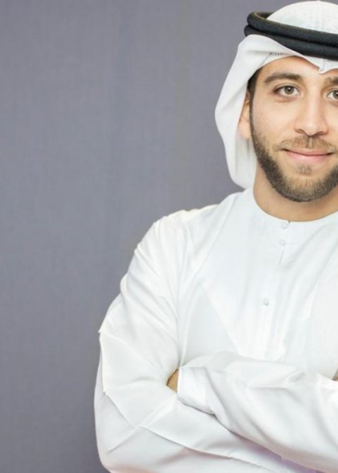 الفنان والمصمم الإماراتي سلطان الرمحي