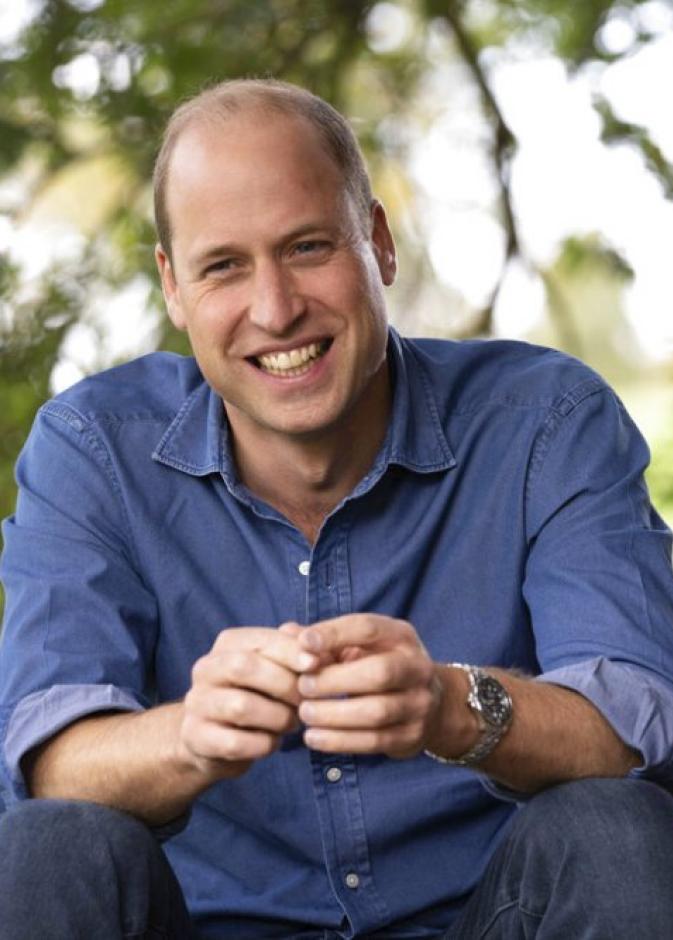 الملكة إليزابيث والأمير فيليب يهديان الأمير ويليام رعاية اثنتين من الجمعيات المحببة لهما