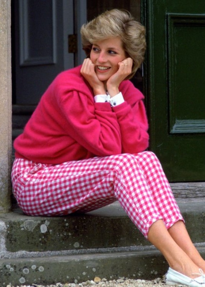 بالصور.. جولة في منزل طفولة الأميرة ديانا ذو الـ 90 غرفة