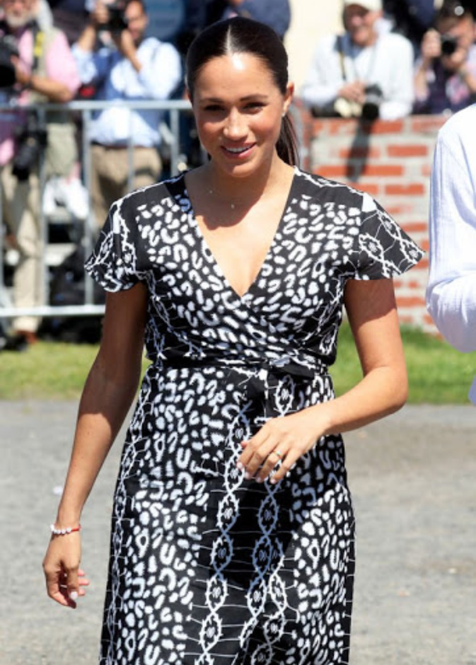 10 إطلالات لسيدات العائلات الملكية.. ارتدين فيهن أزياء في متناول اليد