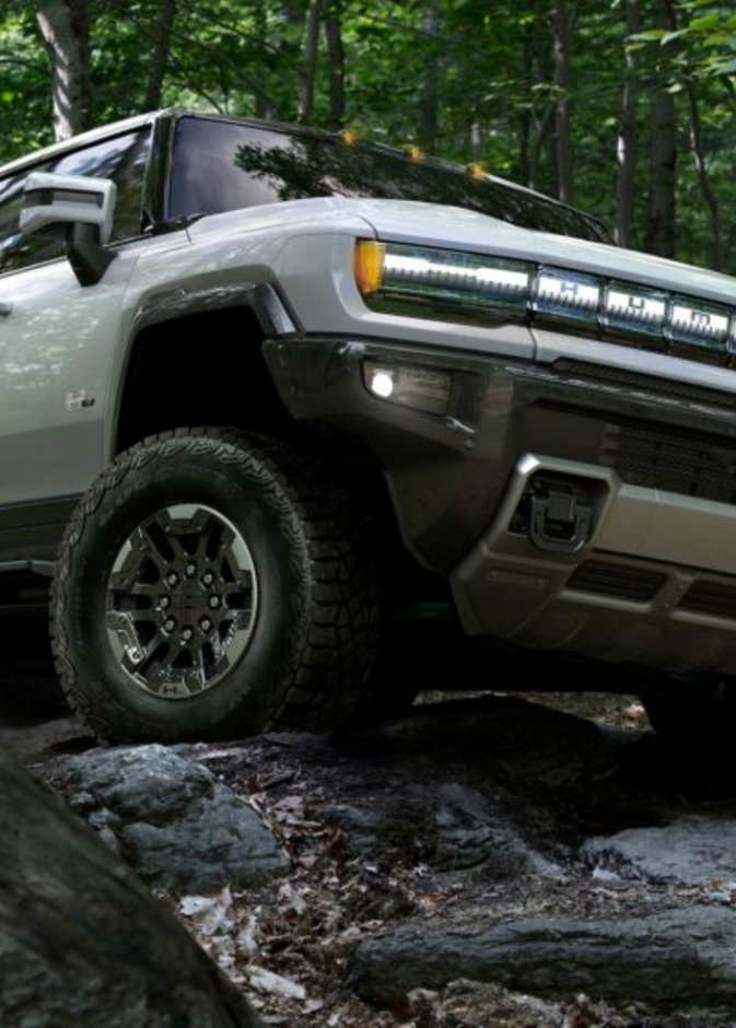 جمس تطلق 3 فئات من همر 2022