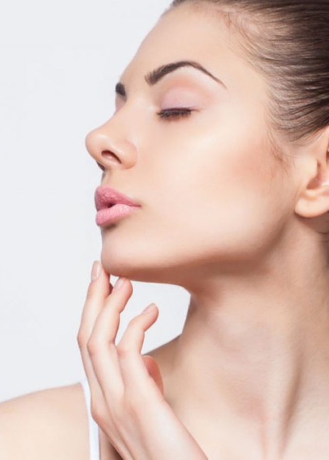 ما الفرق بين عمليات تجميل الأنف جراحياً أو بالليزر وأهم أضرارها