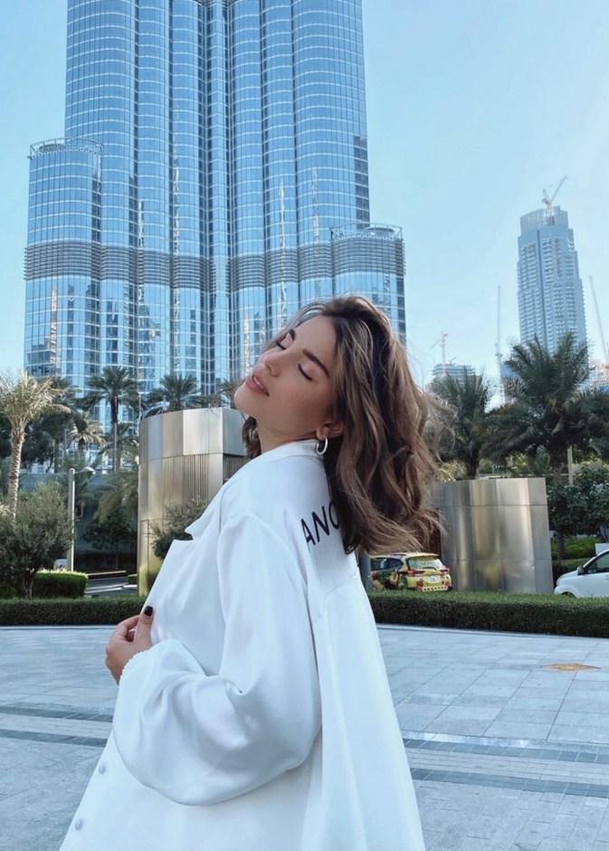 سينتيا صاموئيل تستمتع بالأجواء الرائعة في دبي