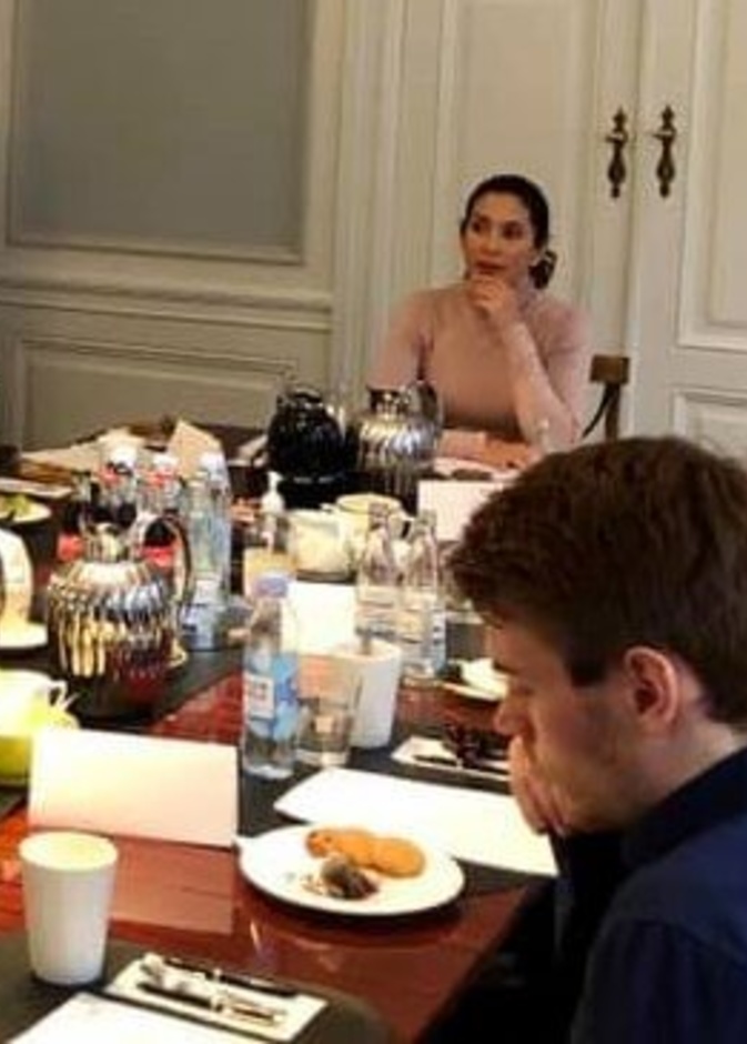 الأميرة ماري بإطلالة عمل من Zara